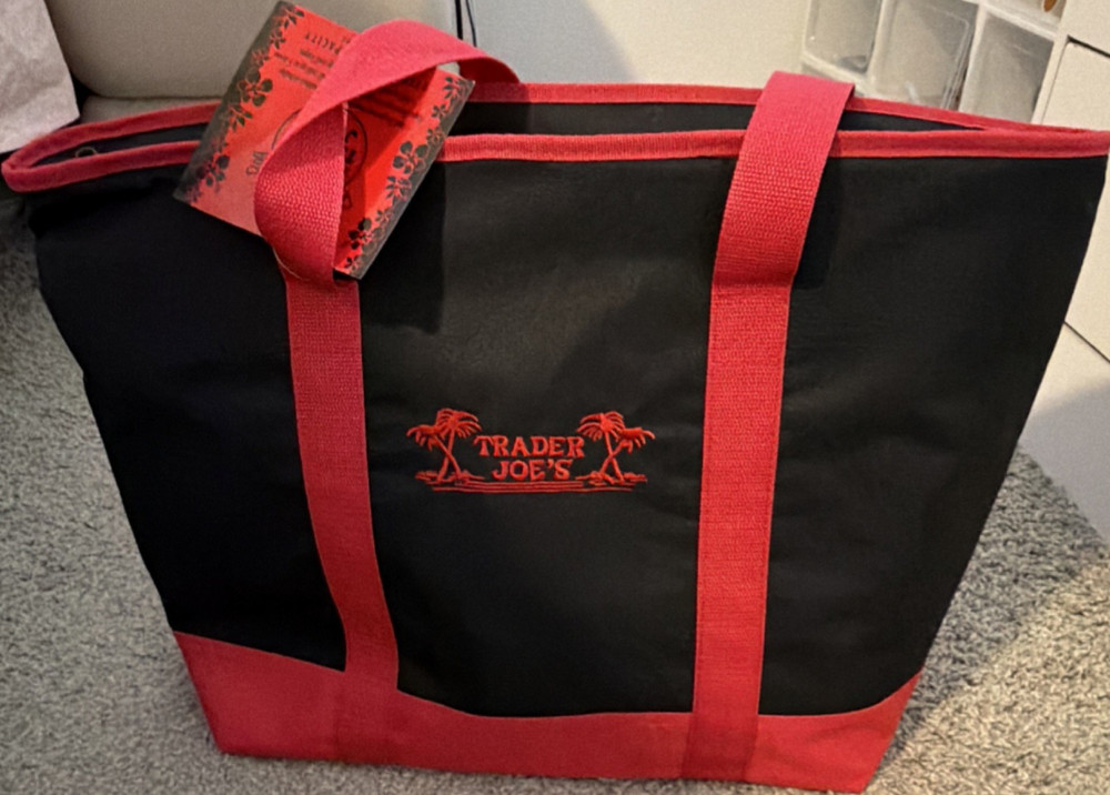 Trader Joe’s Extra Large Capacity Insulated Reusable Food Pan Bag