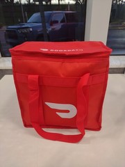 DoorDash insulated delivery bag for drinks or food zipper hot cold temperature