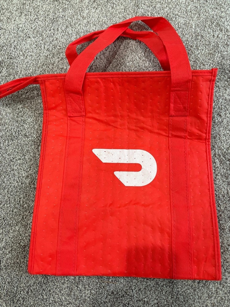 DoorDash Insulated Food Delivery Bag Red Zip Thermal Tote 13x15x8