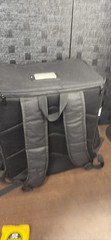 Wingyiu Waterproof Food Warmer Delivery Bag 14 X14 Black great Condition