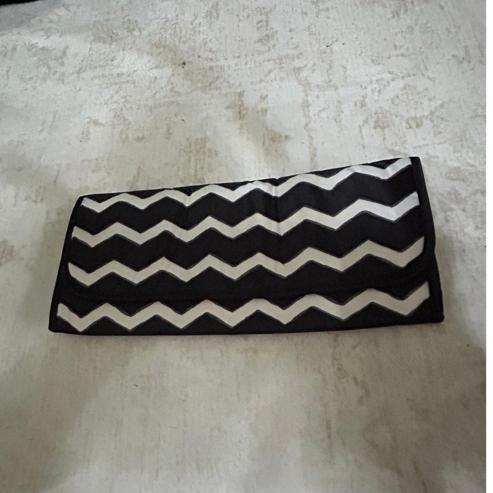 Insulated Black and White Chevron Food Pan Bag