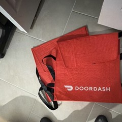Two (2 ) DoorDash Insulated Pizza Bag Red with Black Straps