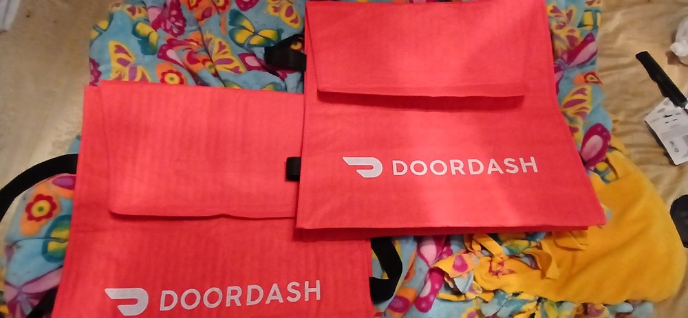 Insulated pizza delivery bags